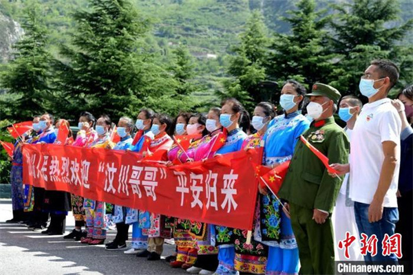 感动全网的“汶川哥哥”们回家：这是我们应该做的