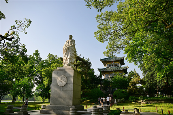 武汉东湖：城市中遇见“诗与远方”