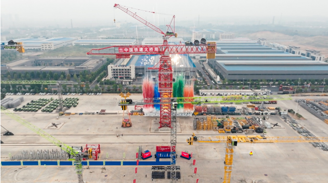 Zoomlion Sets New Global Record for Largest Tower Crane with 22,000-tonne-meter Tower Crane Delivered