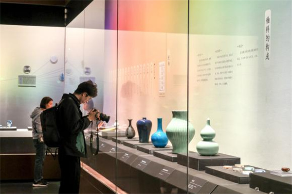 【雲上嶺南】An original themed on “Marvelous Chinese Colors - Glazing colors on Porcelain” was held in Guangdong Museum  《绝美中国色——瓷器上的釉色》在广东省博物馆开展