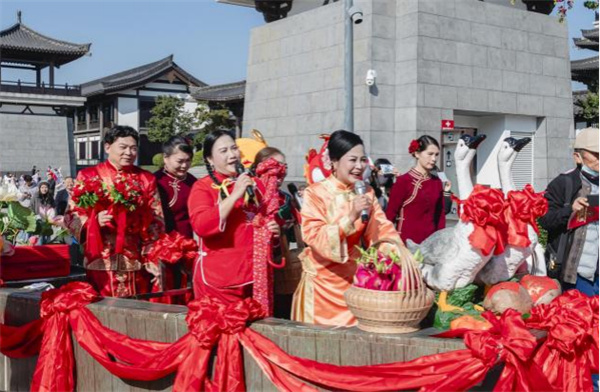 【大美广东】Nansha Water Town cultural experience activities were held at the Guangzhou Cultural & Arts Centre, attracting people to experience the charm of Danjia's intangible cultural heritage  南沙水乡文化走进广州