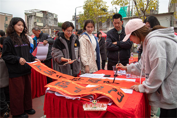 【大美广东】The Intangible Cultural Heritage fair kicked off in Tucheng Village, Chenghai District, Shantou City to welcome the Spring Festival!  老广贺春|汕头澄海莲上非遗集市开幕