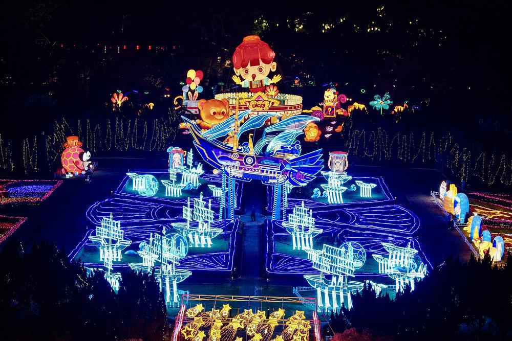 【大美广东】The 2025 Guangdong-Hong Kong-Macao Greater Bay Area Lantern Festival is about to start. Let's enjoy these beautiful scenes of lights together!  老广贺春|约起来！大湾区灯会将启，亮灯模式抢先看