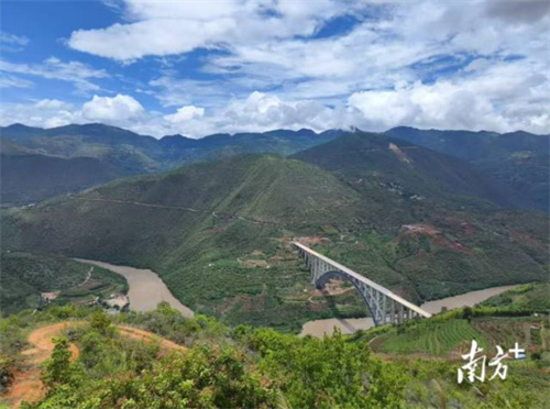 80多年前，3200多名南洋青年为何集体奔赴？丨跨越中马的记忆丰碑①