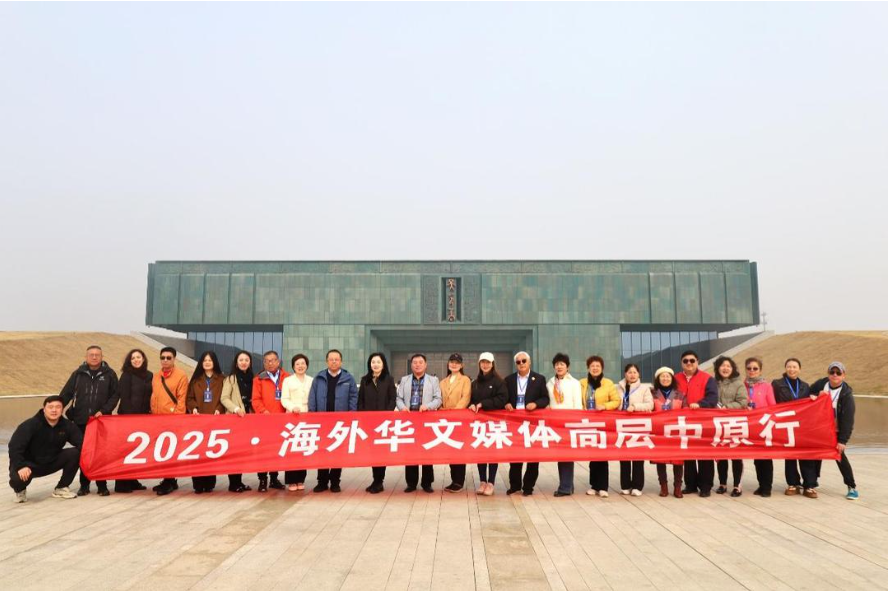 一眼穿越三千年 殷墟文物让海外华媒直呼“没看够”