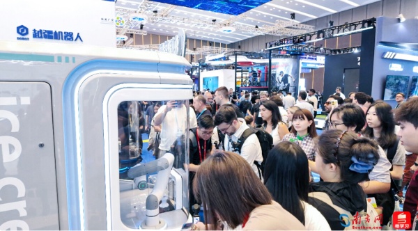 从扫码下单到取冰淇淋仅需40秒！广东机器人在广交会实力圈粉｜广货行天下