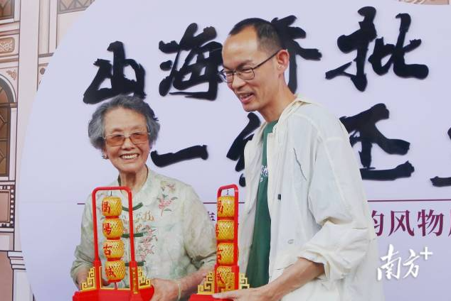 “阿嬷”导演蓝鸿春心中的温情揭阳