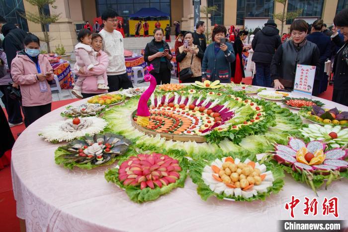 广西边城凭祥举办东盟美食大赛吸引食客