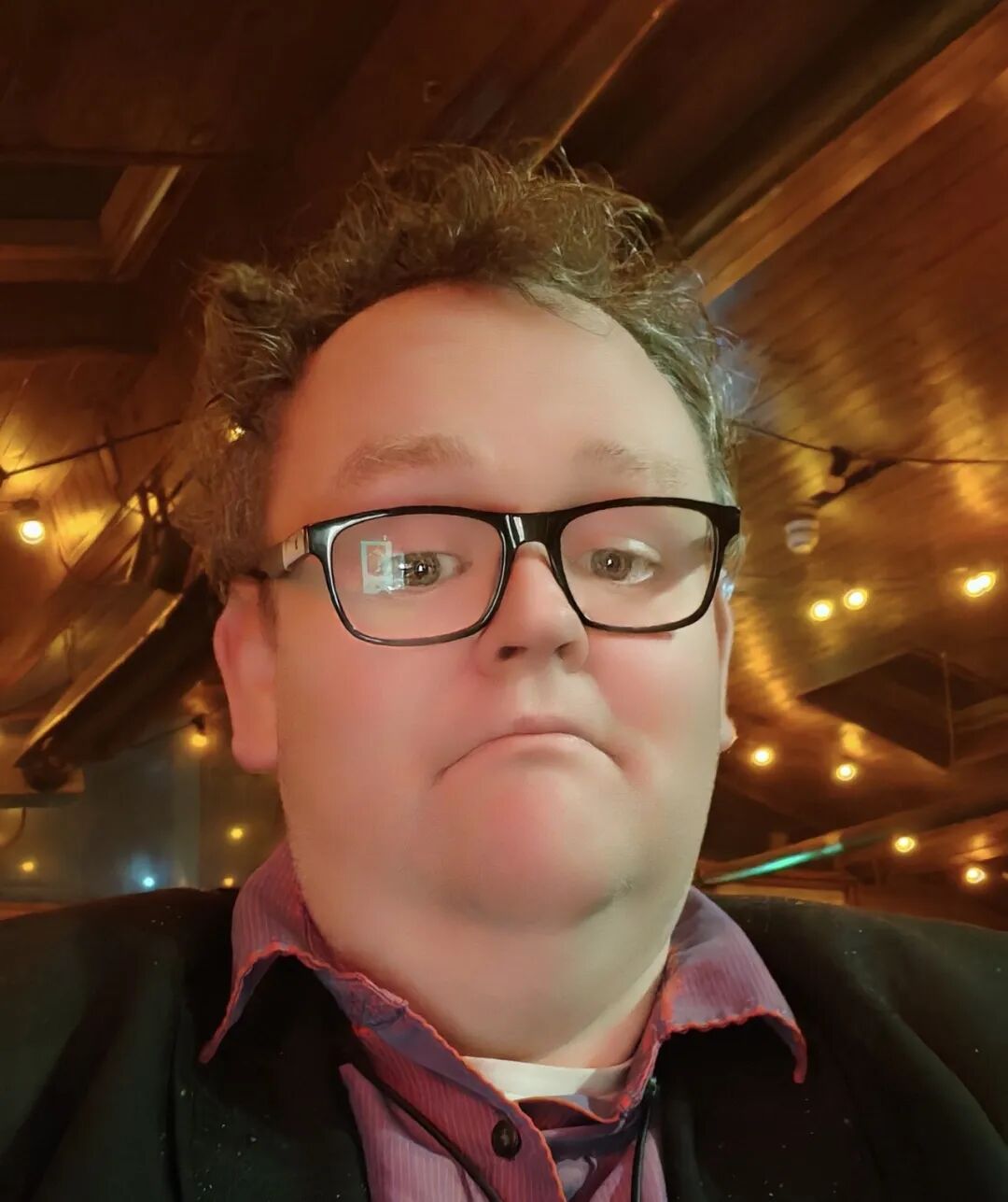 第六届“世界因爱而生”全球春晚执行制片人John Dwyer ——写歌弹唱治愈世界的人，正在等一个人陪他看月亮