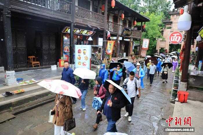 海外华文媒体走进昭化古城 实地品读三国文脉