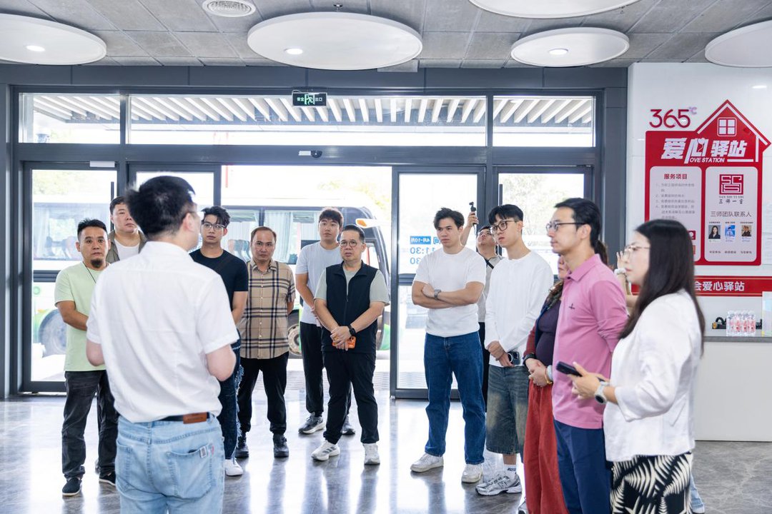 海外华文媒体走进南昌红谷滩 感受数字创新脉动